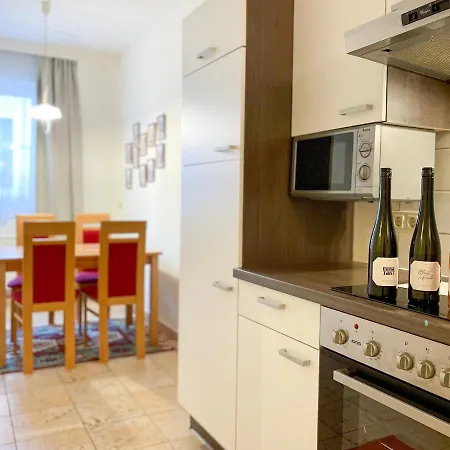 Einfache Im Winzerort Loiben